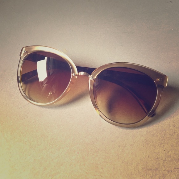 Cute retro sunnies!