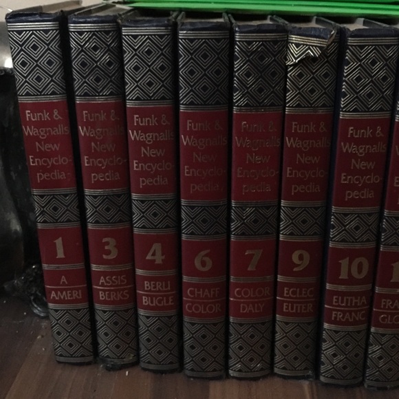 Vintage Funk & Wagnalls New Encyclopedia