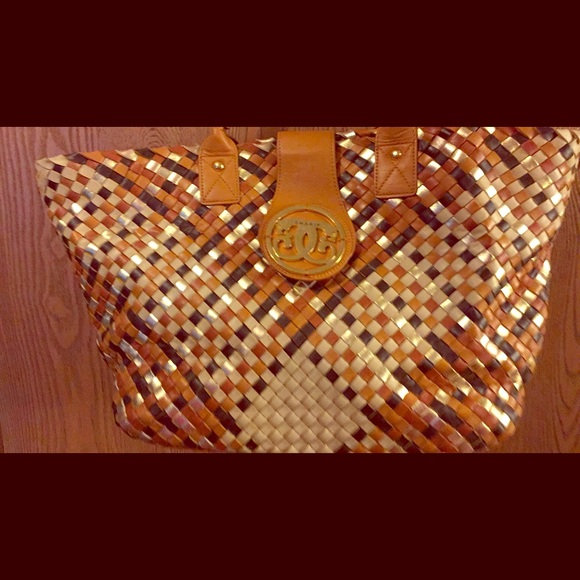 SALE!!Sharif  💯Brown Weaved 👜🎄