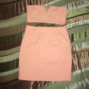 Matching coral crop top & skirt set!