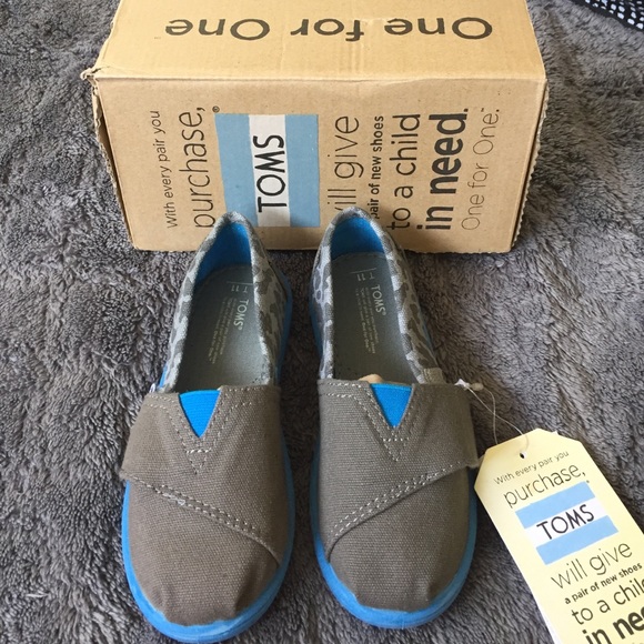 Toms Other - TOMS Classic Grey Camouflage Shoes