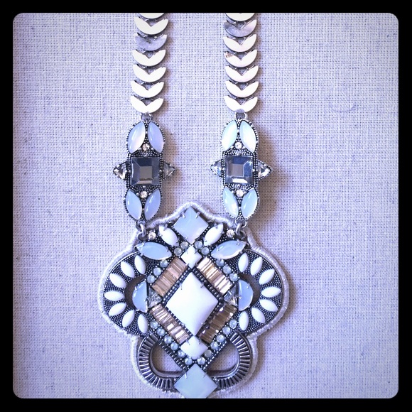 Stella & Dot Kaia Pendant