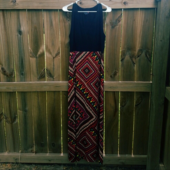 Dresses & Skirts - Scarlet aztec maxi dress
