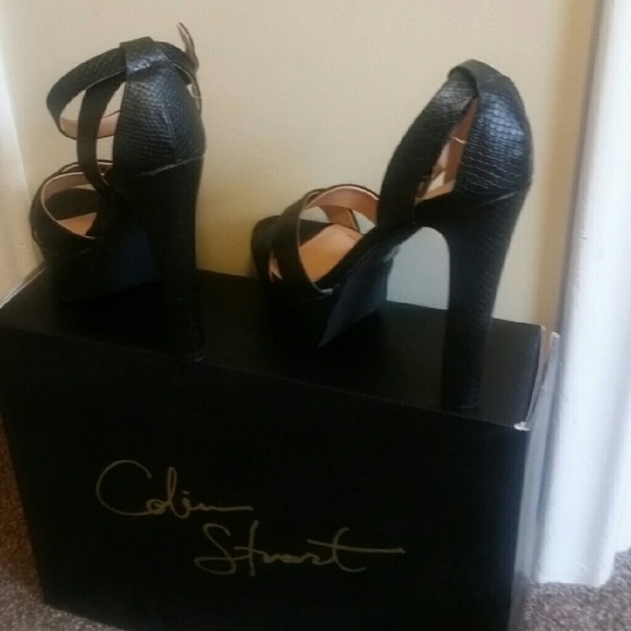 Python pattern black ankle strap stilettos - Picture 3 of 5