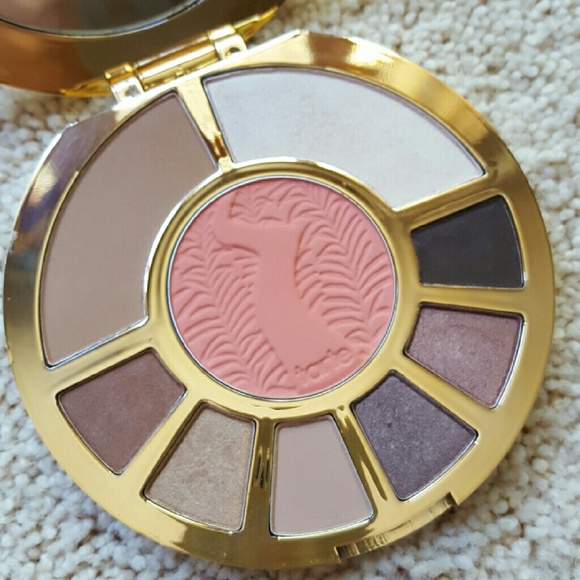 *FLASH SALE* Showstopper tarte Pallette