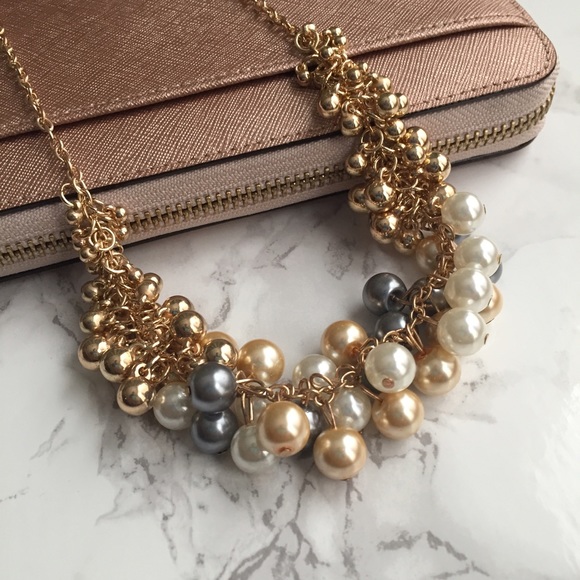 Jewelry - Pearl Bib Necklace