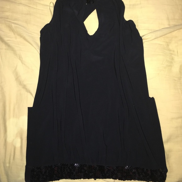 Selling top - Picture 2 of 4