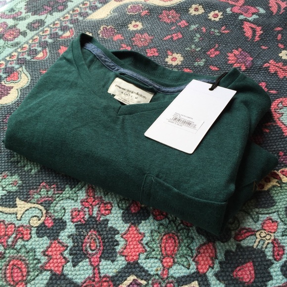 MENS V Neck Tee - Picture 4 of 4