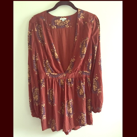 ECOTE Plunging Long Sleeved Romper size 4