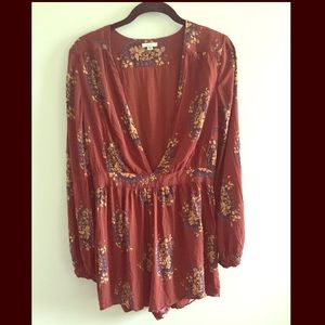 ECOTE Plunging Long Sleeved Romper size 4