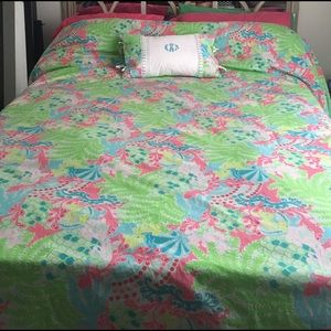 Lillly Pulitzer (queen/double) comforter