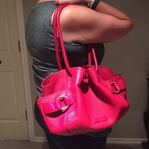 Cole Haan Beautiful pebble leather purse.