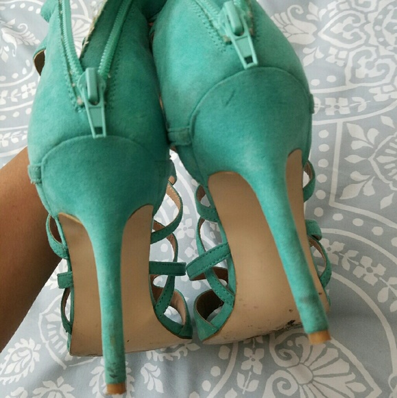 Lace up heels - Picture 3 of 3