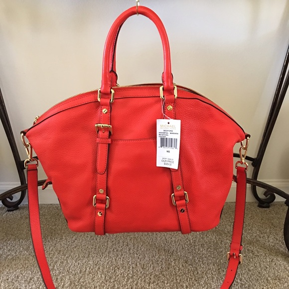 Michael Kors - Picture 2 of 3