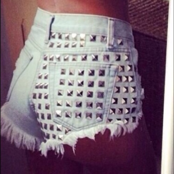 Studded cut off denim shorts - Picture 3 of 4