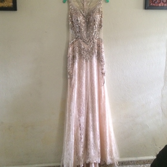 Dress - Picture 1 of 4