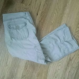 The Limited "sexy cassidy fit" khaki capri pants