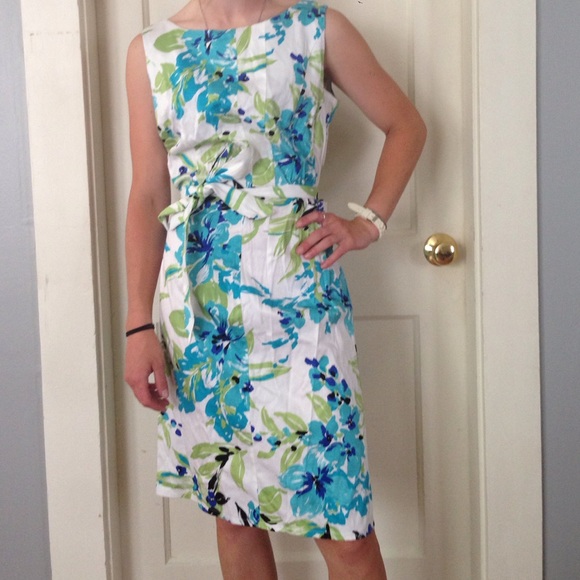 Floral dress - Picture 1 of 3