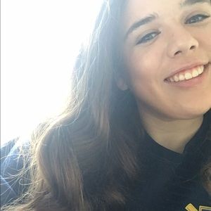 Meet your Posher, Lainie