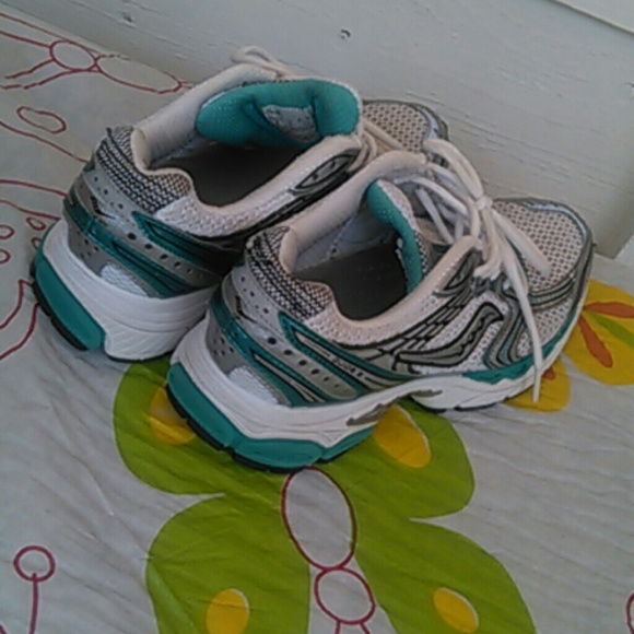 Saucony shoes