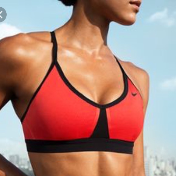 Nike Indy Bra in Red