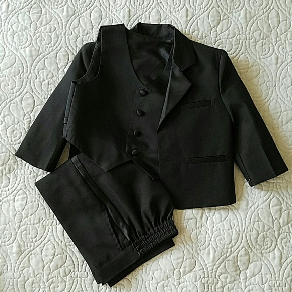 Sold 🚫3 piece Tuxedo - Picture 1 of 4