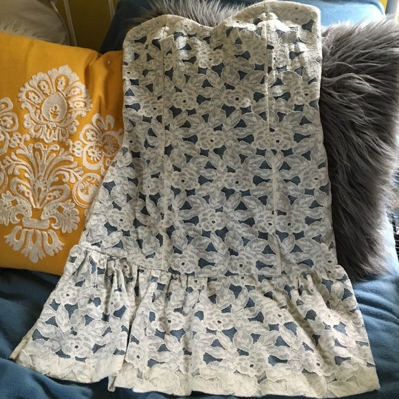 Sleeveless dress