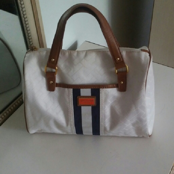 Tommy hilfiger bostion style bag