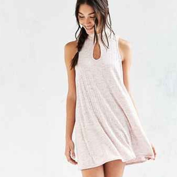 Cooperative Mock-Neck Keyhole Swing Dress(blush)