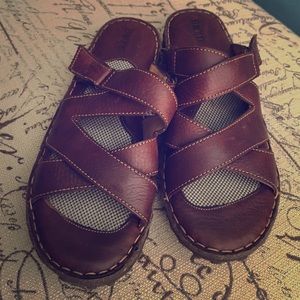 Born sandals. Excellent condition. Like new!