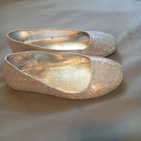 Silver sparkly flats - Picture 2 of 2