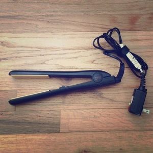 Chi ceramic flat iron.