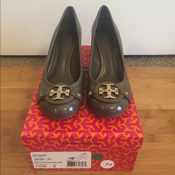 Tory Burch grey patent leather pumps sz 8