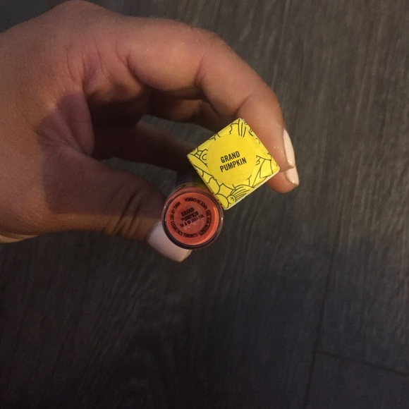 Mac Simpsons Lip Glass in Grand Pumpkin - Picture 2 of 3