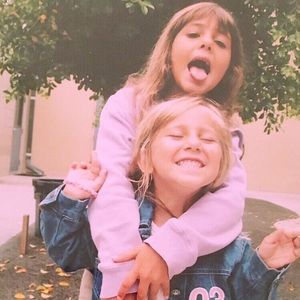 Meet your Poshers, Rachel and lauren