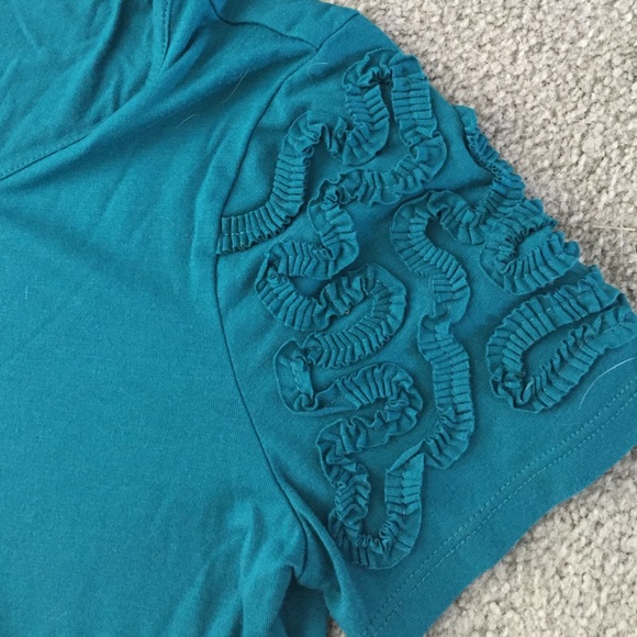 Forever 21 Small Tee - Picture 3 of 4