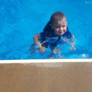 Meet your Posher, Holly