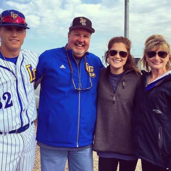 Meet your Posher, Tiffany - Picture 1 of 1