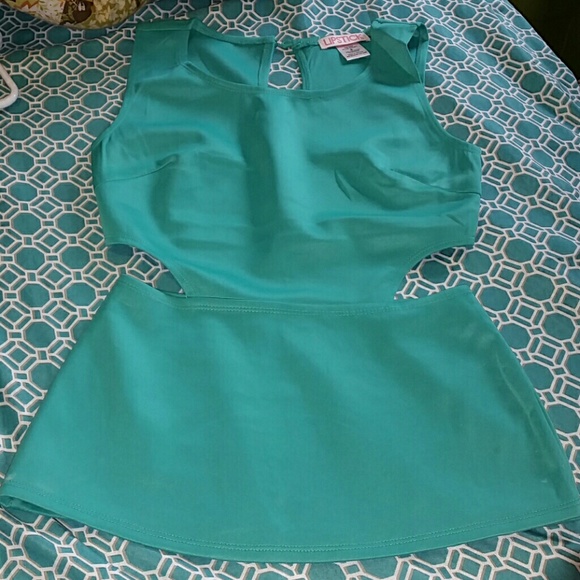 Sleeveless top new w/o tags