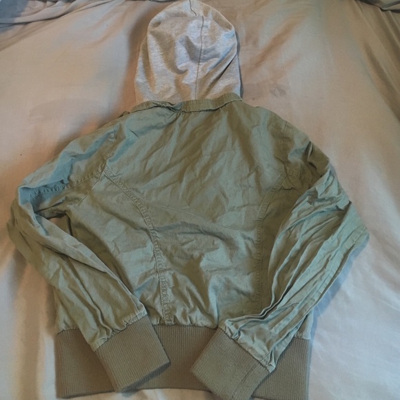 Green army cost with grey jersey inside - Picture 2 of 2