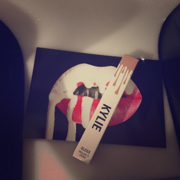 Kylie Jenner so cute gloss