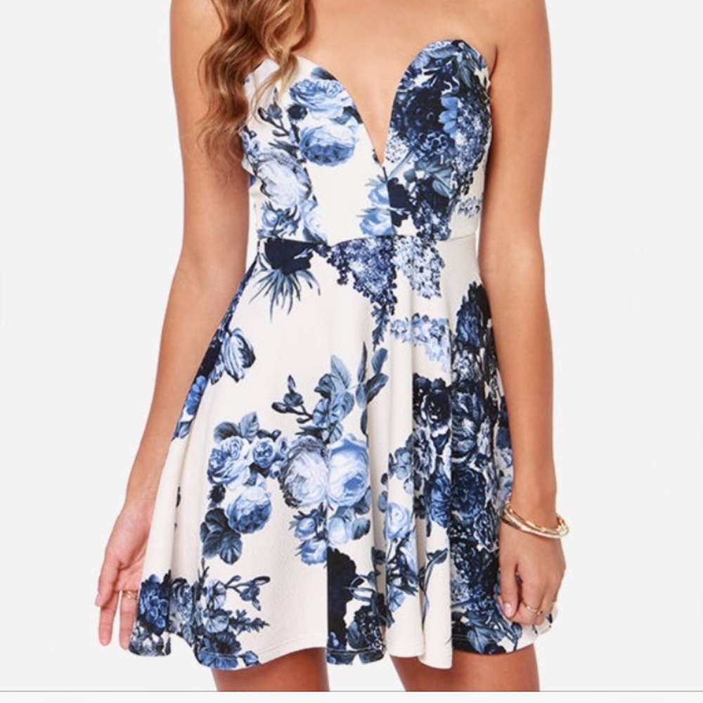 Lulu's deep V-neck dress