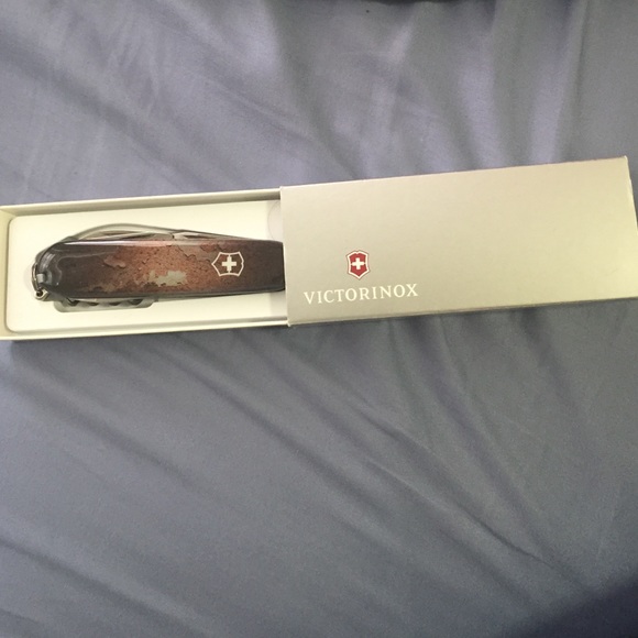 NEW Victorinox RARE ‘Limited Edition’ collectible - Picture 9 of 11
