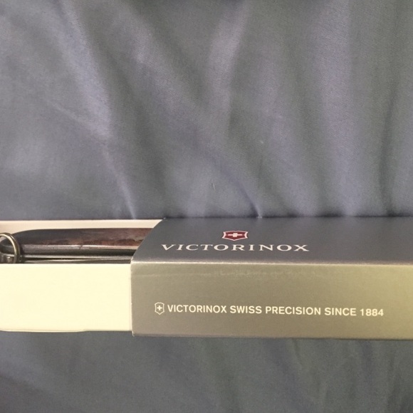 NEW Victorinox RARE ‘Limited Edition’ collectible - Picture 10 of 11