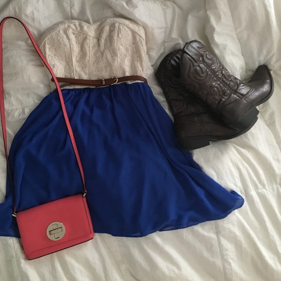 Strapless dress with leather belt