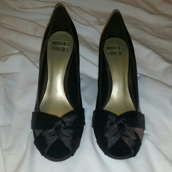 Very cute! Only worn once!!