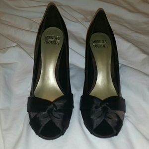 Very cute! Only worn once!!