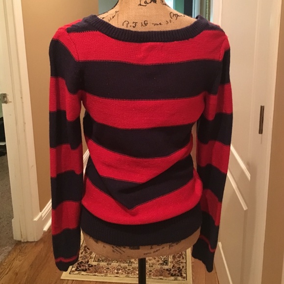 sweater - Picture 2 of 2