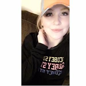 Meet your Posher, Marissa