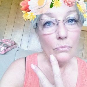 Meet your Posher, Vicci